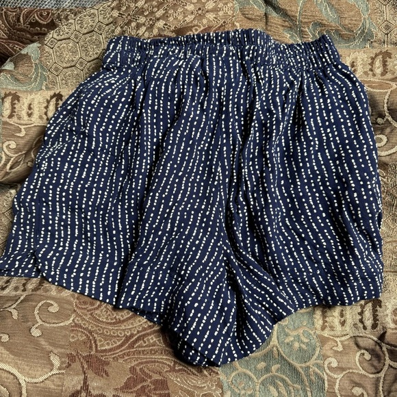 Ettitwa by Anthropologie navy and white dotted shorts sz Xs - Picture 3 of 5